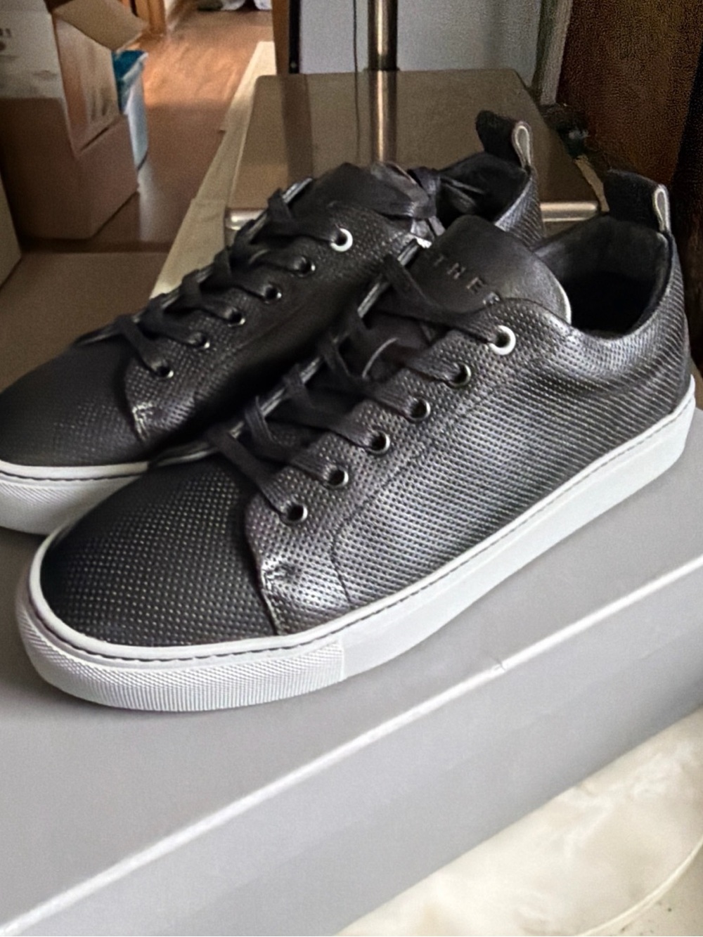 AETHER Dalton Lo Top Sneakers